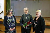 2022-05-12 Yhdistyksemme iäkkäin jäsen Severi Lahti kukitettiin ja hänelle laulettiin onnittelulaulu hänen täytettyään eilen kunniakkaat 97 vuotta.